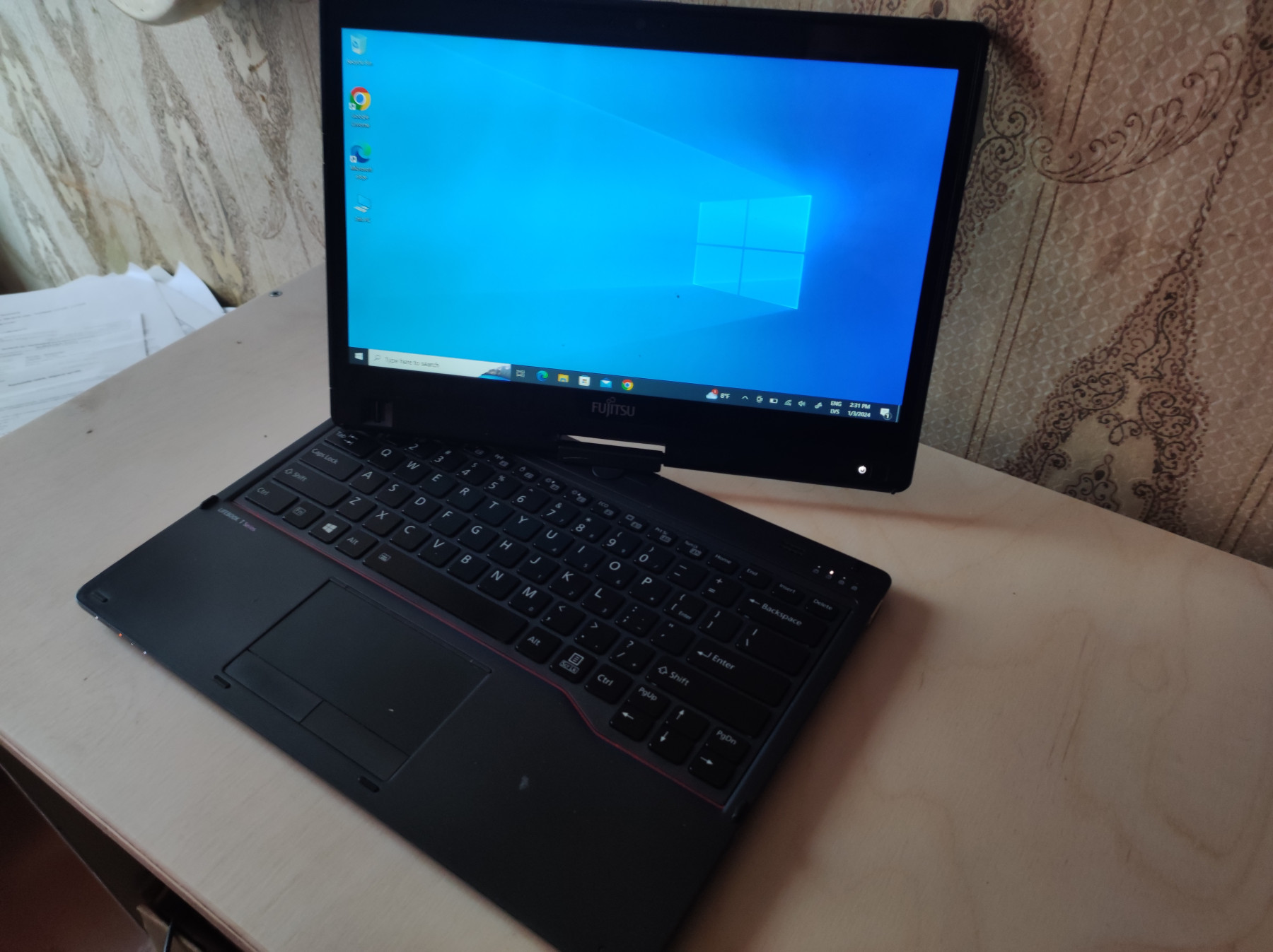 Pārdod Fujitsu portatīvo datoru
