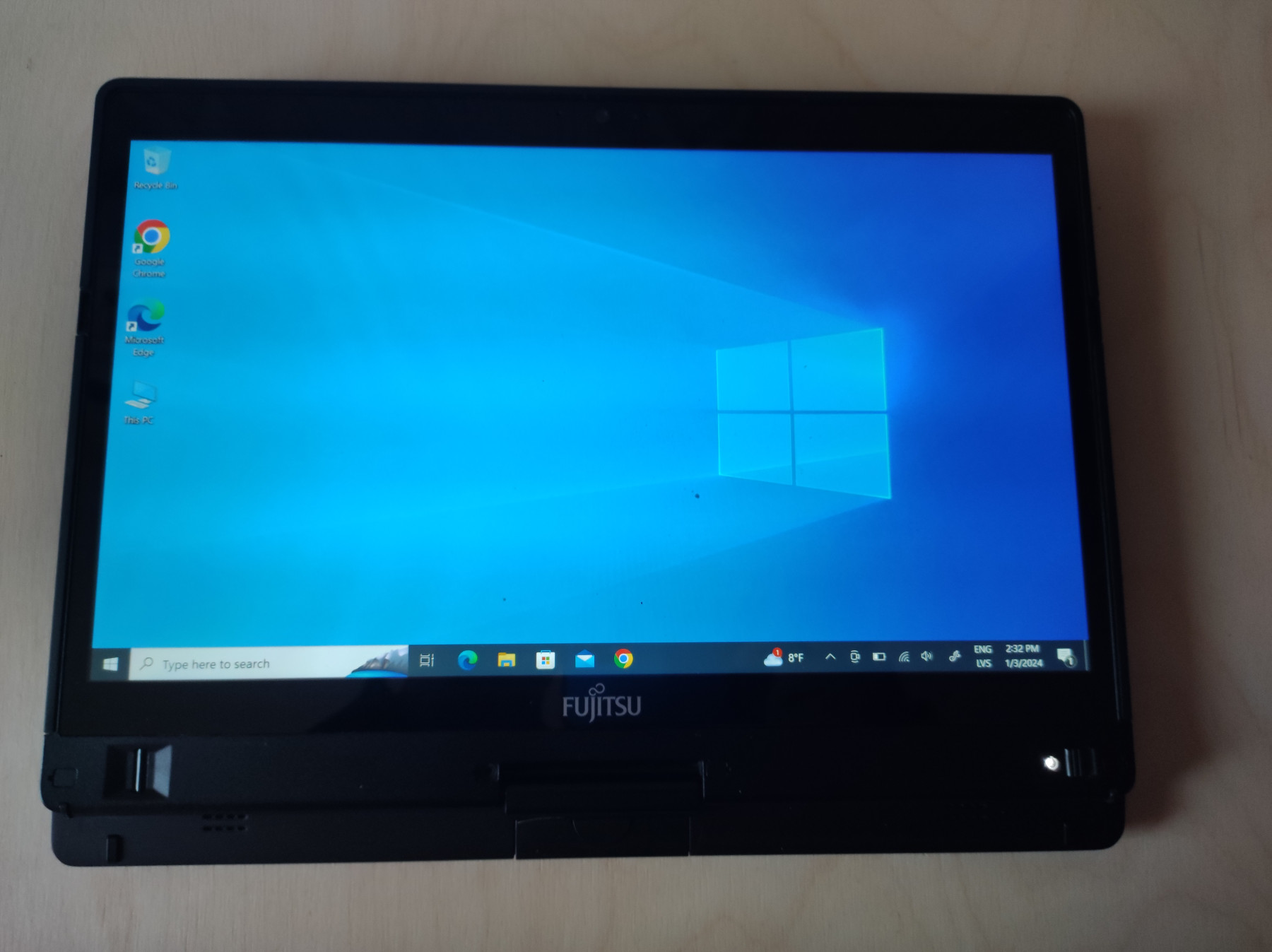 Pārdod Fujitsu portatīvo datoru