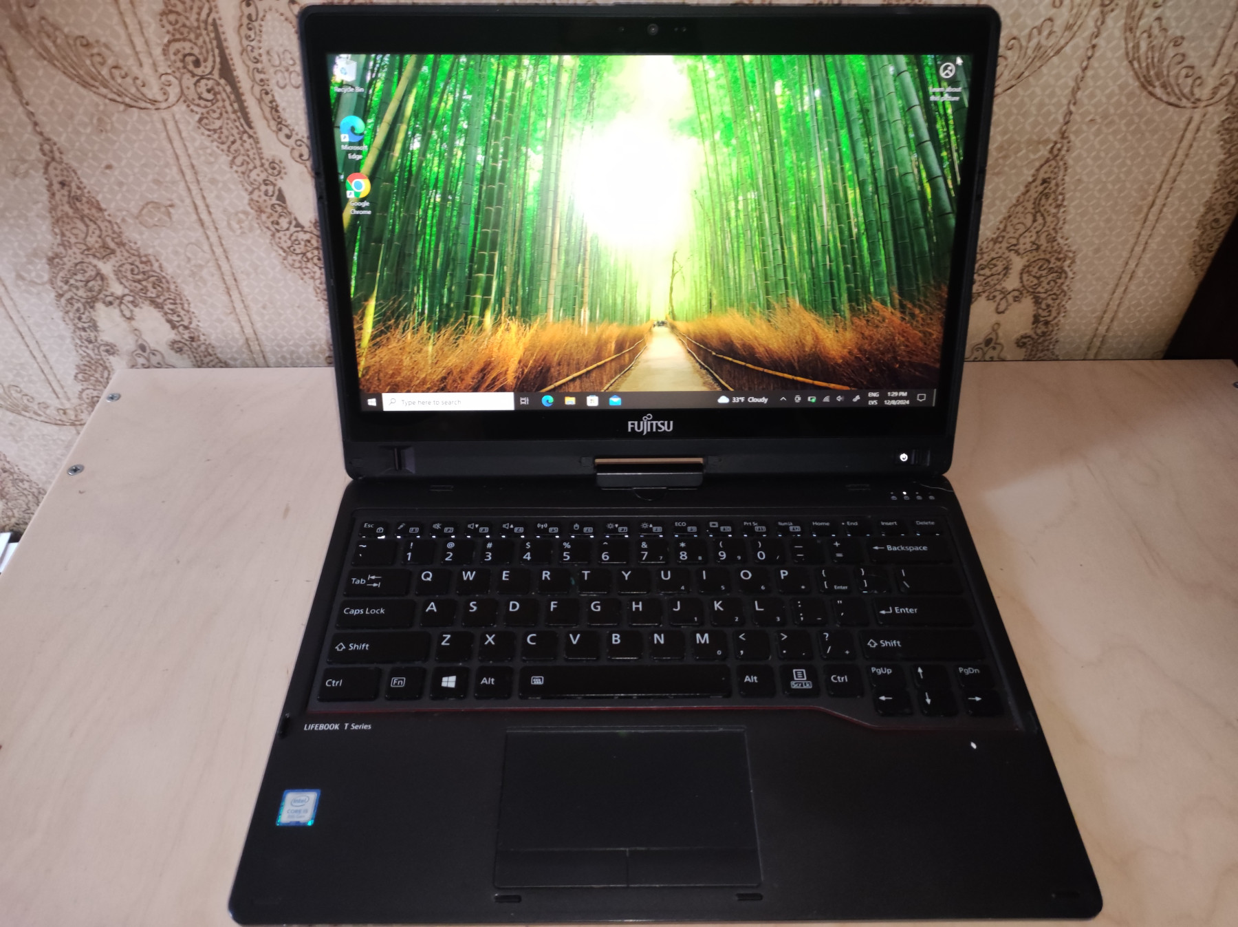 Pārdod Fujitsu portatīvo datoru